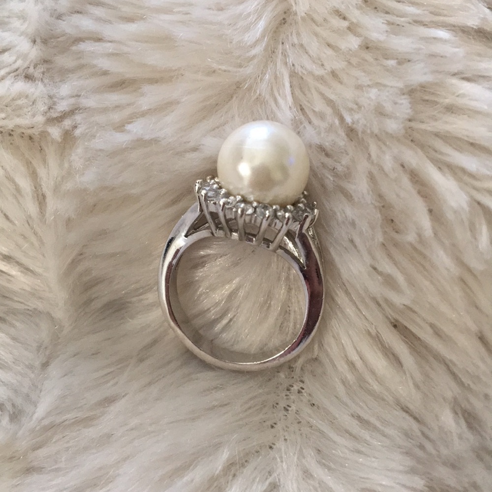 Silver Pearl Diamond Ring 💍 - Picture 3 of 5